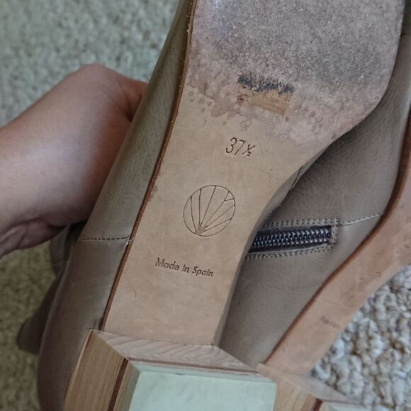 Coclico Taupe Leather Ankle Boots size 37.5
